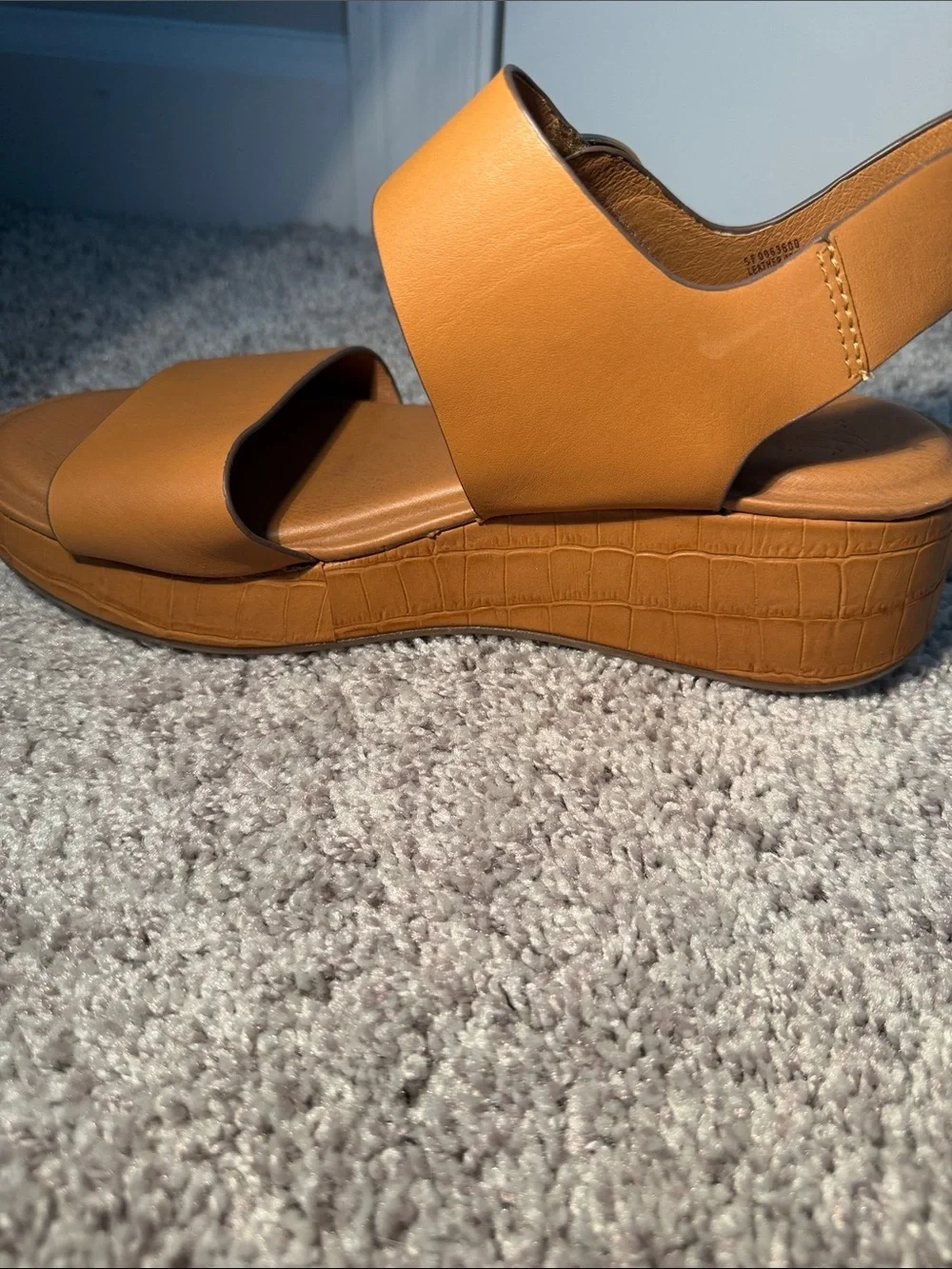 Sofft Women's Tan Platform Sandals with Gold Buckle